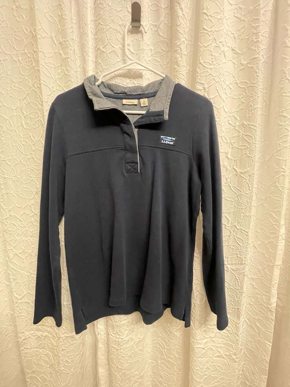 L.L. Bean Pullover Shirt Size M Blue Long Sleeve Collared 1/4 Button Logo